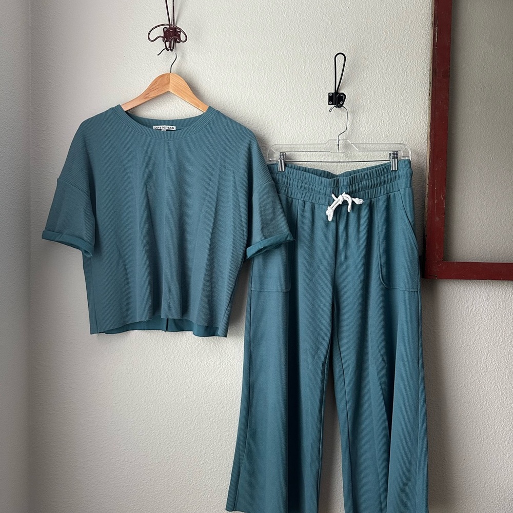 Teal Fitz Set by Love Olive and Co